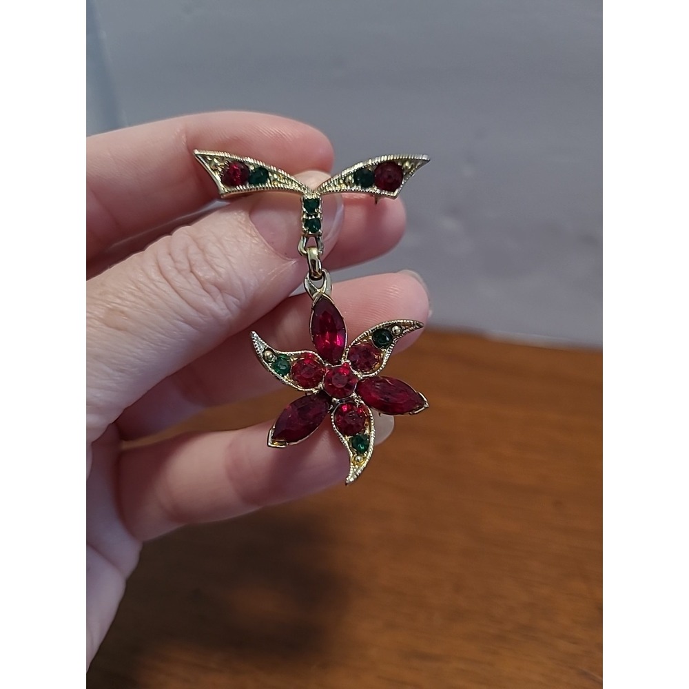 Vintage Gold Tone‎ Poinsettia Flower Rhinestone Brooch Red & Emerald 2"